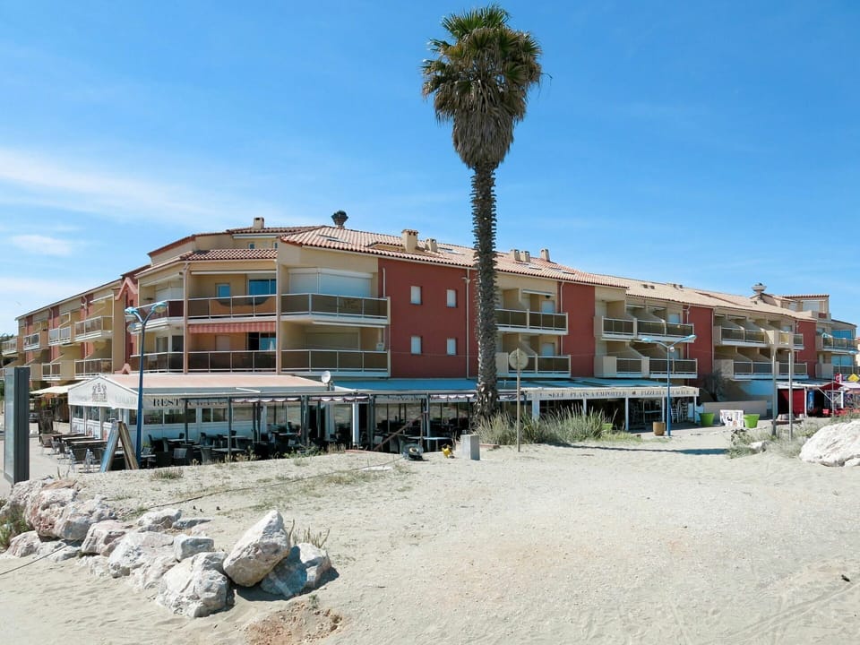 Property, Architecture, Town, Building, Sky, Mixed-Use, Real Estate, Tree, House, Palm Tree