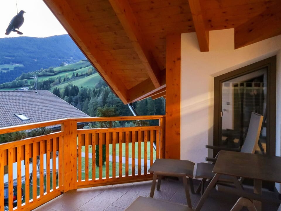 Sky, Property, Wood, Architecture, Wood Stain, Porch, Real Estate, Building, Hardwood, Tree