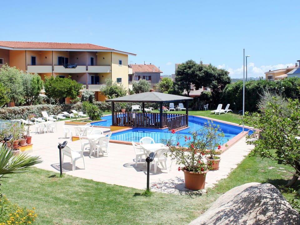 Property, Swimming Pool, Resort, Building, Real Estate, Residential Area, Apartment, House, Vacation, Leisure
