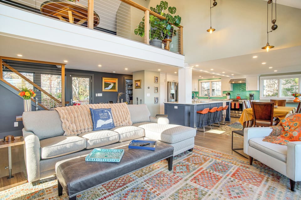 Living Room | Open Floor Plan | Free WiFi | Smart TV | Main Floor