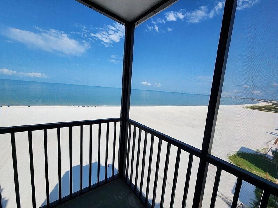 Master Bedroom Lanai View