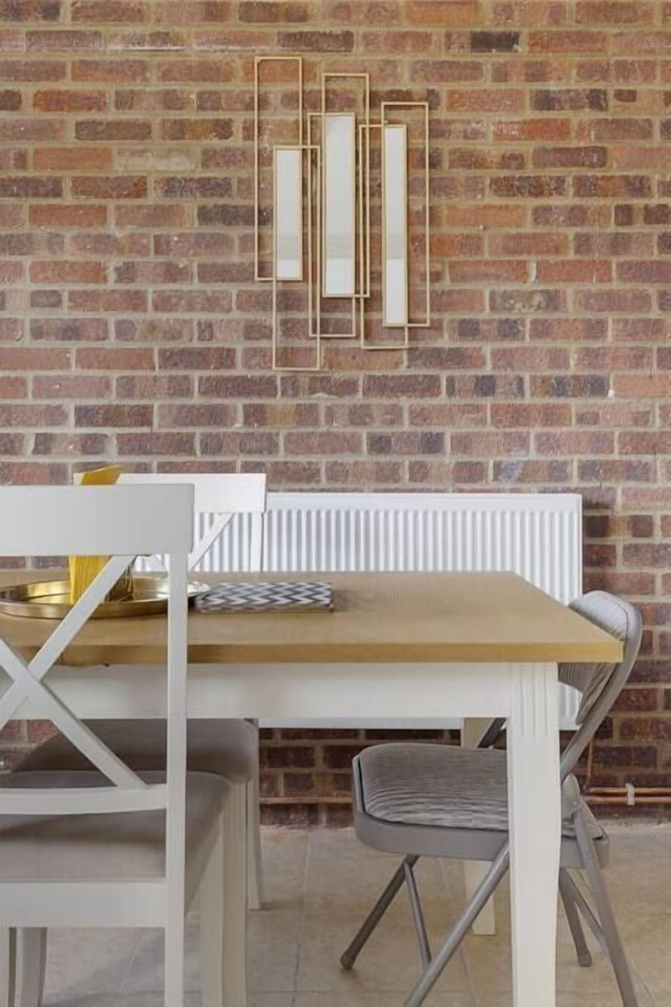 Cozy dining table for 4 persons