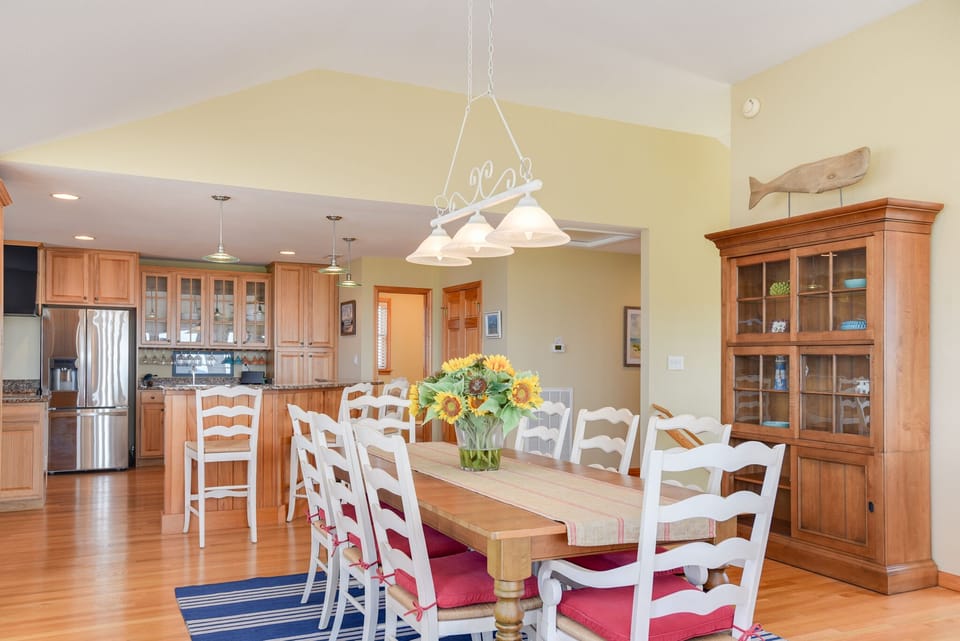 SW01: Home On The Range l Top Level Dining Area