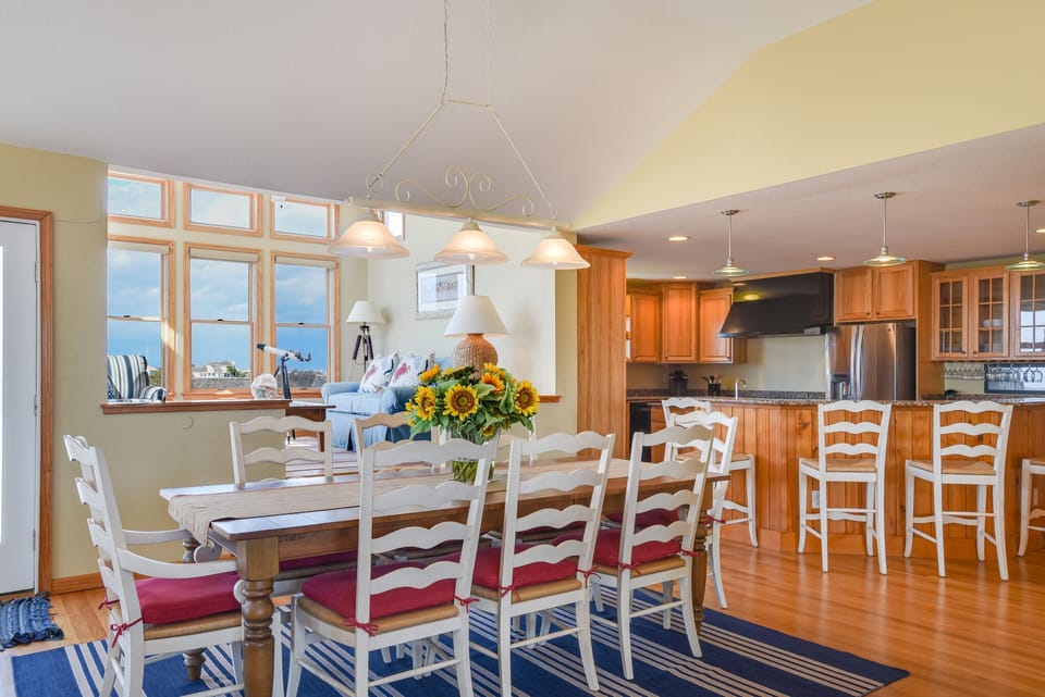 SW01: Home On The Range l Top Level Dining Area