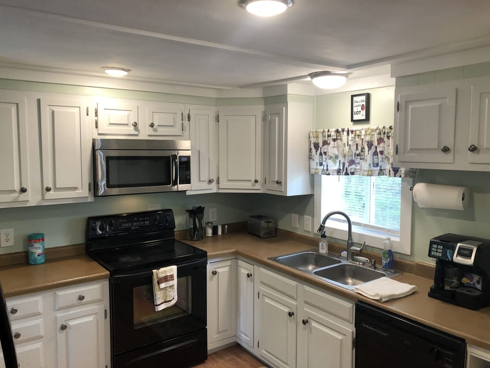 Fully stocked kitchen, pod coffee or regular brew, need anything? Just ask!