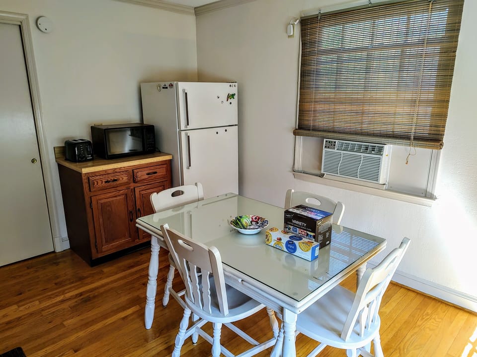 Cute little eat in kitchen