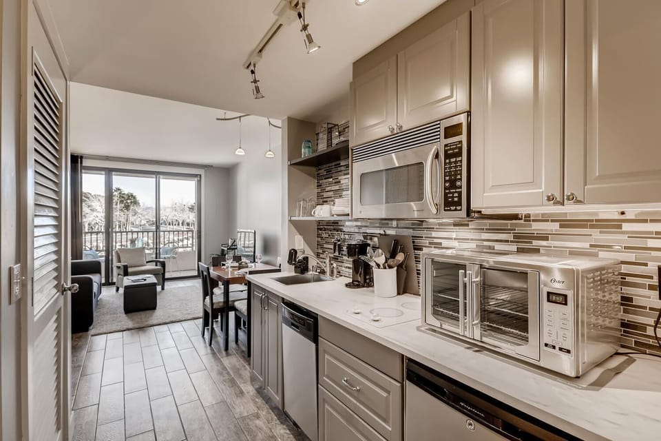 Countertop oven for baking and 2 burner stove top.