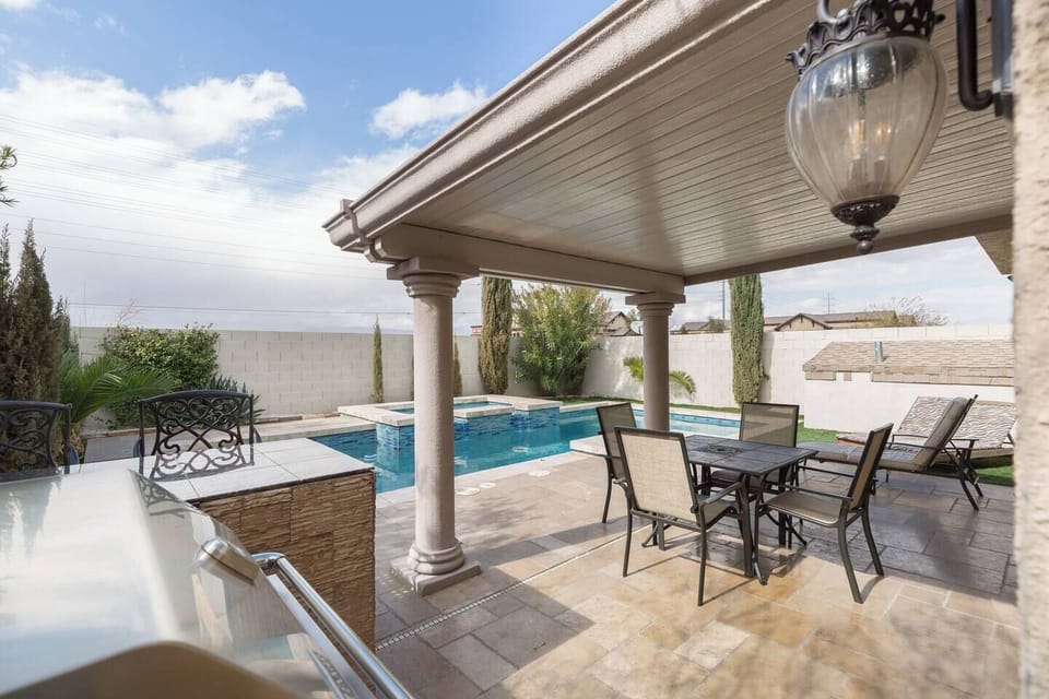 Pool deck