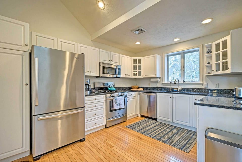 Kitchen | Coffee Maker | Toaster | Spices
