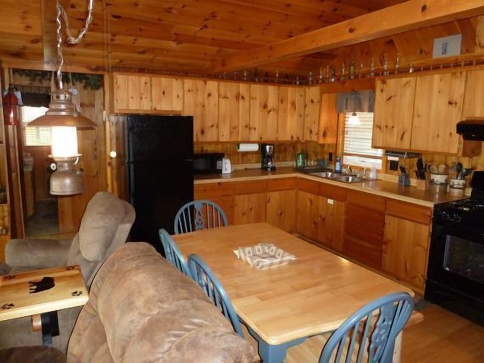 Full Kitchen.