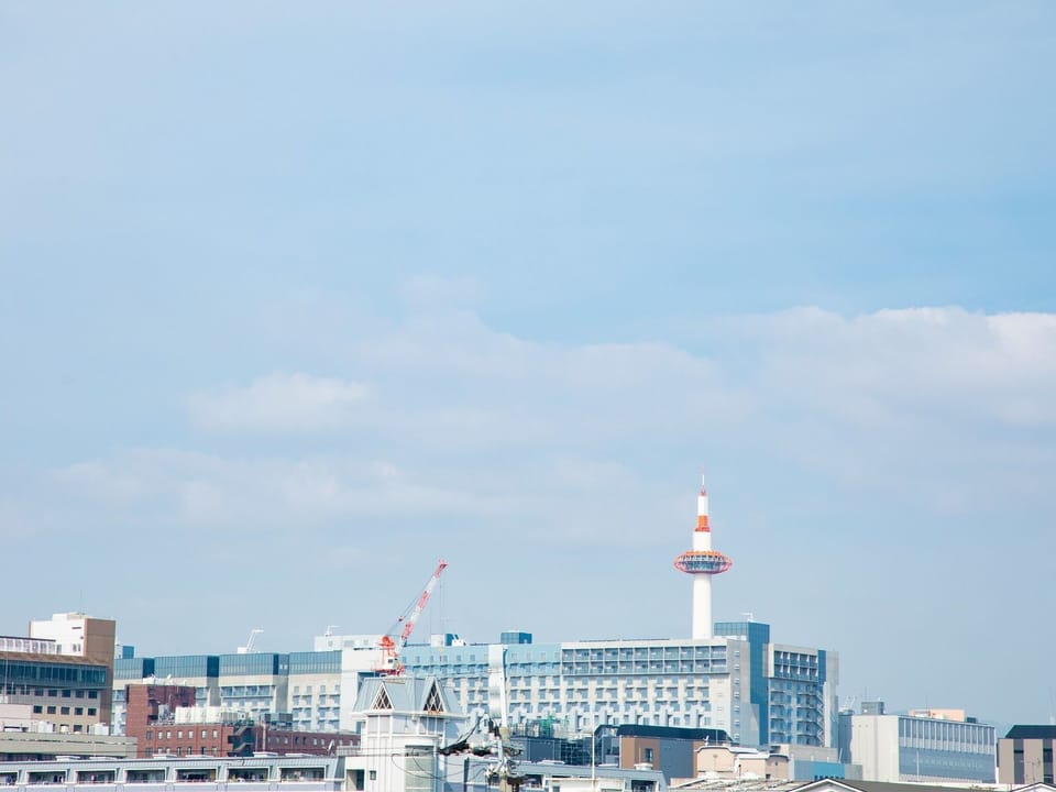 ・ Kyoto Tower is close by, and access to tourist attractions is good!