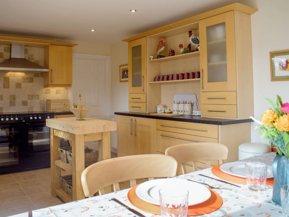 Well equipped kitchen/ dining area | Meadow View, Harley, near Much Wenlock