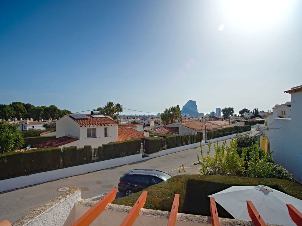 Sky, Plant, Building, Infrastructure, Tree, Urban Design, Road Surface, Asphalt, Neighbourhood, Residential Area