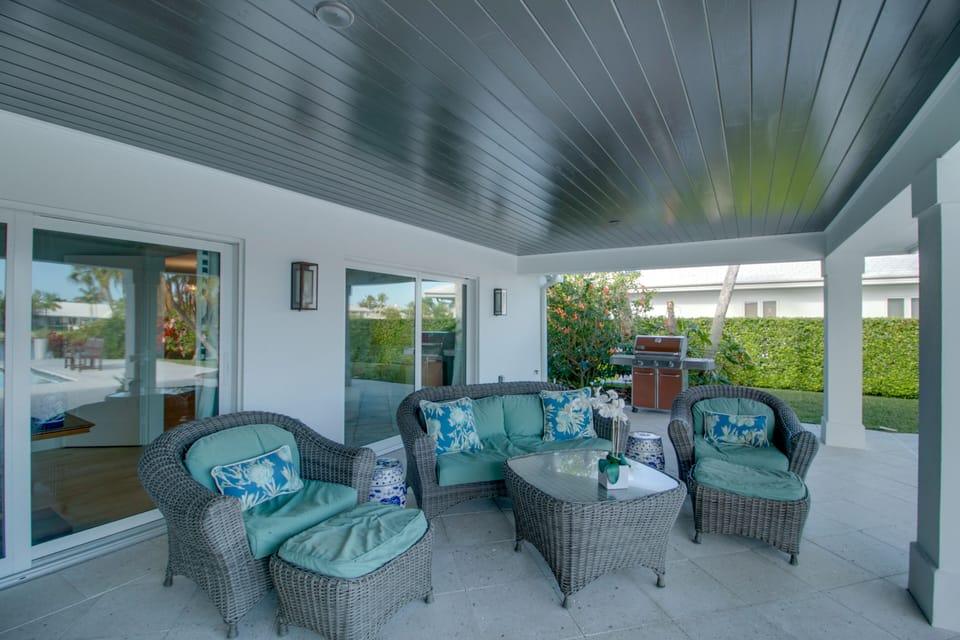 Covered Patio | Gas Grill