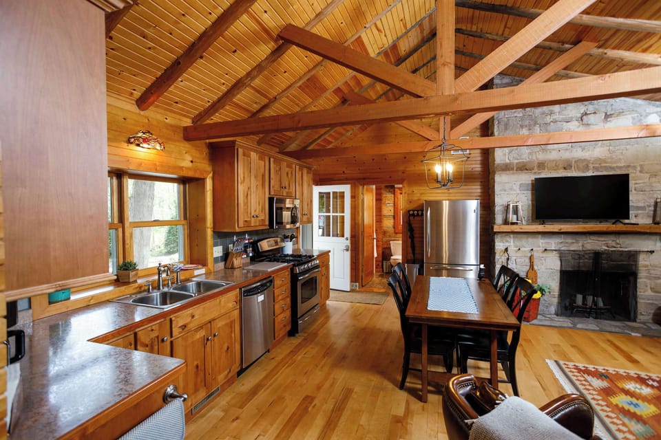 Full modern kitchen and dining area