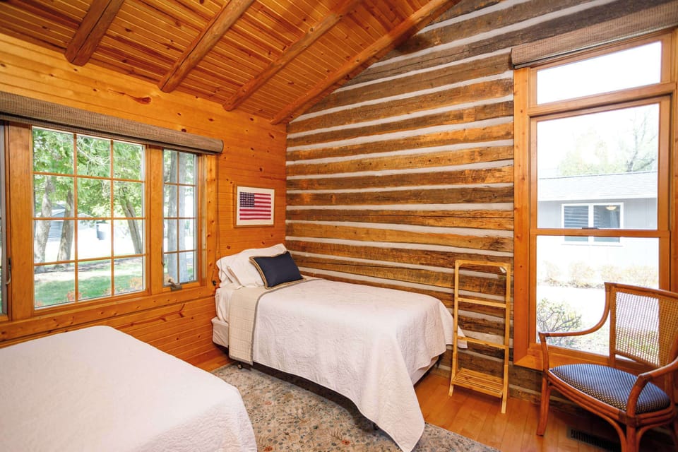 Bedroom 2 sleeps 3