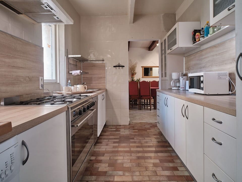 Cabinetry, Countertop, Property, White, Building, Kitchen, Kitchen Stove, Wood, Interior Design, Kitchen Appliance