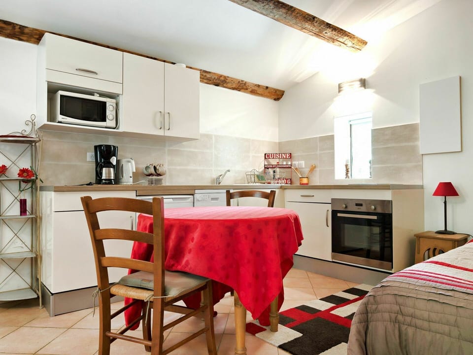 Room, Property, Furniture, Interior Design, Building, Kitchen, House, Floor, Table, Ceiling