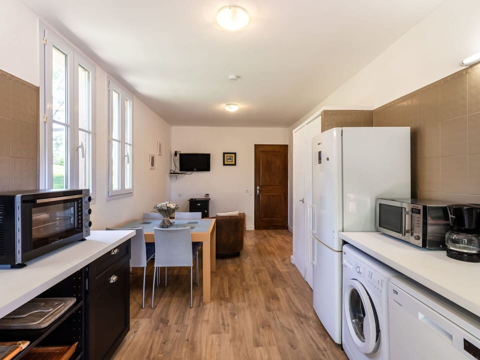Cabinetry, Building, Property, Countertop, Furniture, Table, Kitchen Appliance, Home Appliance, Window, Kitchen