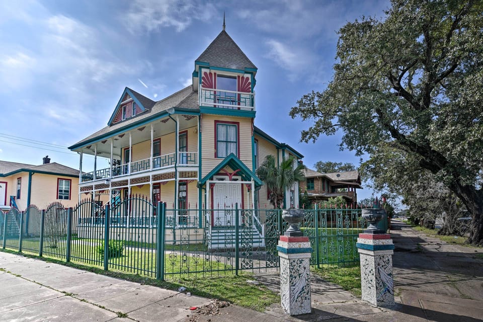 Galveston Vacation Rental | 3BR | 1BA | 5,200 Sq Ft | Stairs to Access