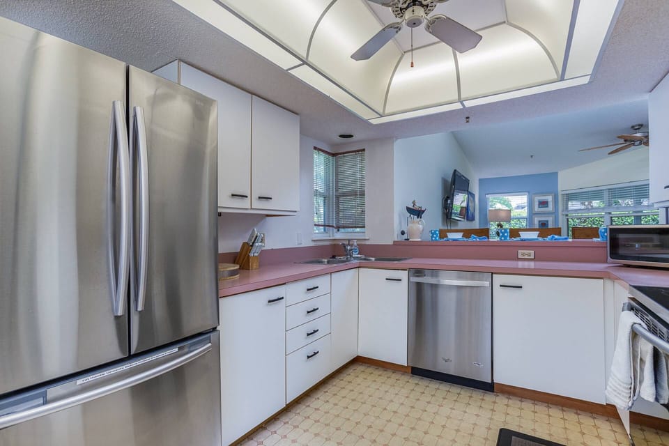 Plenty of room in the kitchen to whip up your family's favorite meals!   Cookware included.