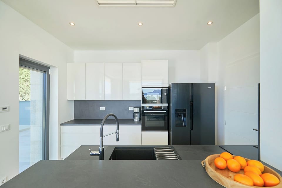 Kitchen, ground floor