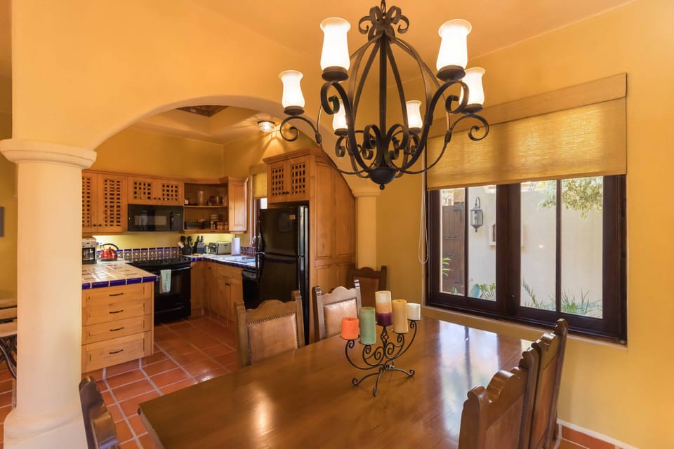 Dining Room / Seat for 6