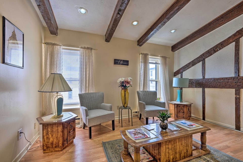 Albany Vacation Rental | 3BR | 1BA | 3,000 Sq Ft | Stairs Required