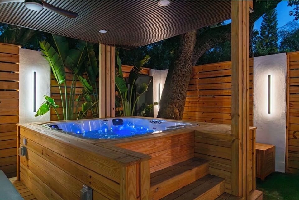 Outdoor spa tub