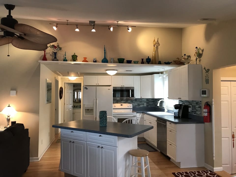 Sit at the kitchen island and enjoy the ocean and boardwalk views