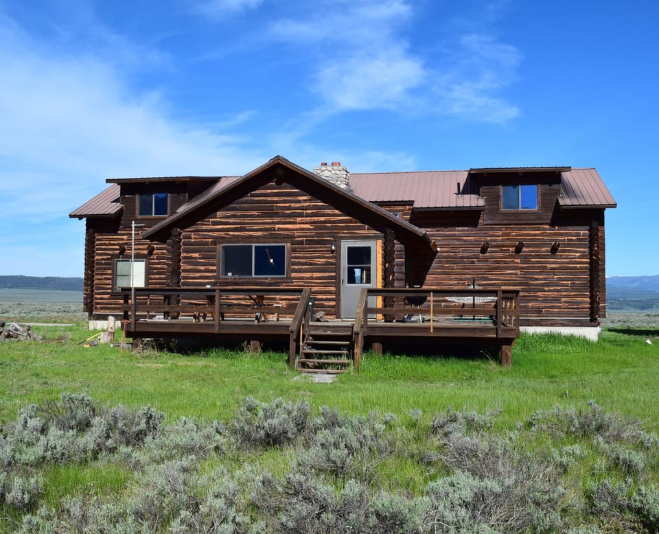 Back view of the Sportsman's Paradise Cabin.