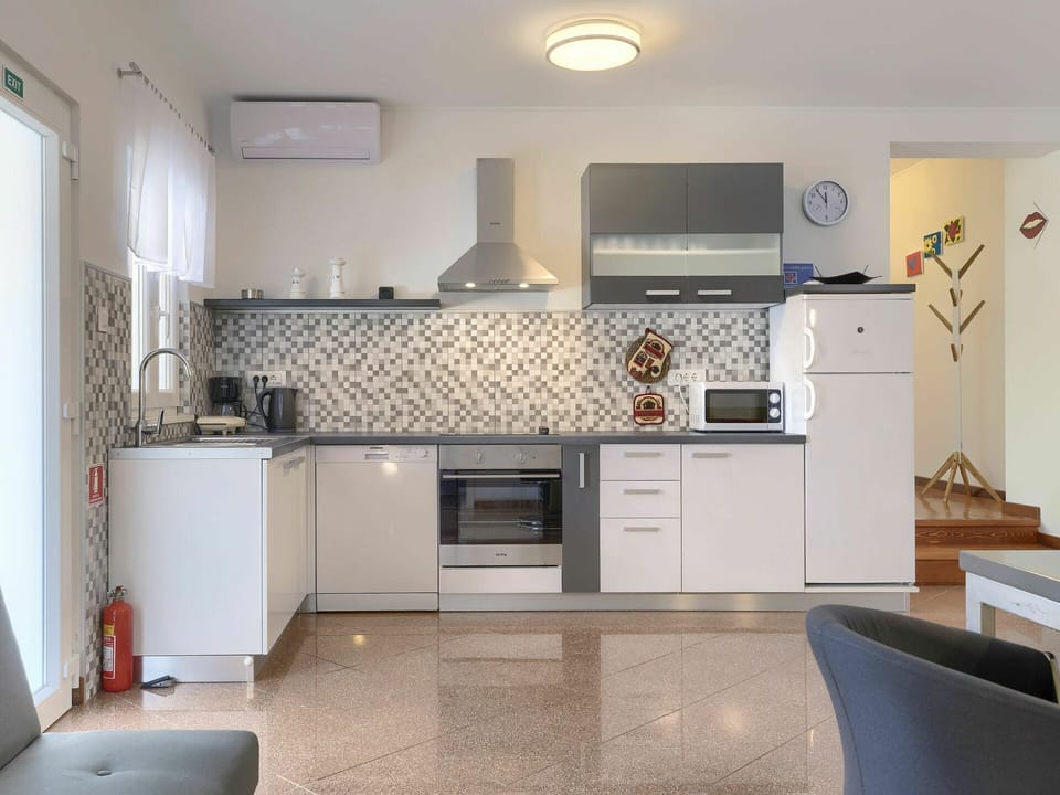 Cabinetry, Property, Furniture, Sink, Countertop, Kitchen Sink, Kitchen Stove, Home Appliance, Kitchen, Interior Design