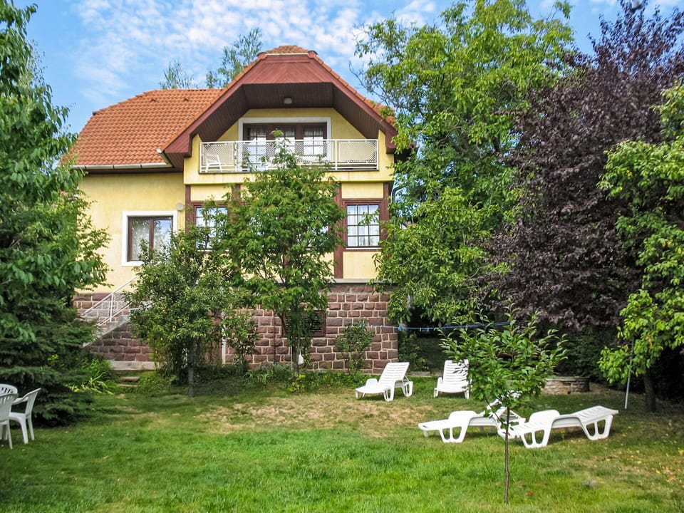 House, Shrub, Home, Cottage, Garden, Farmhouse, Spring, Estate, Lawn, Yard