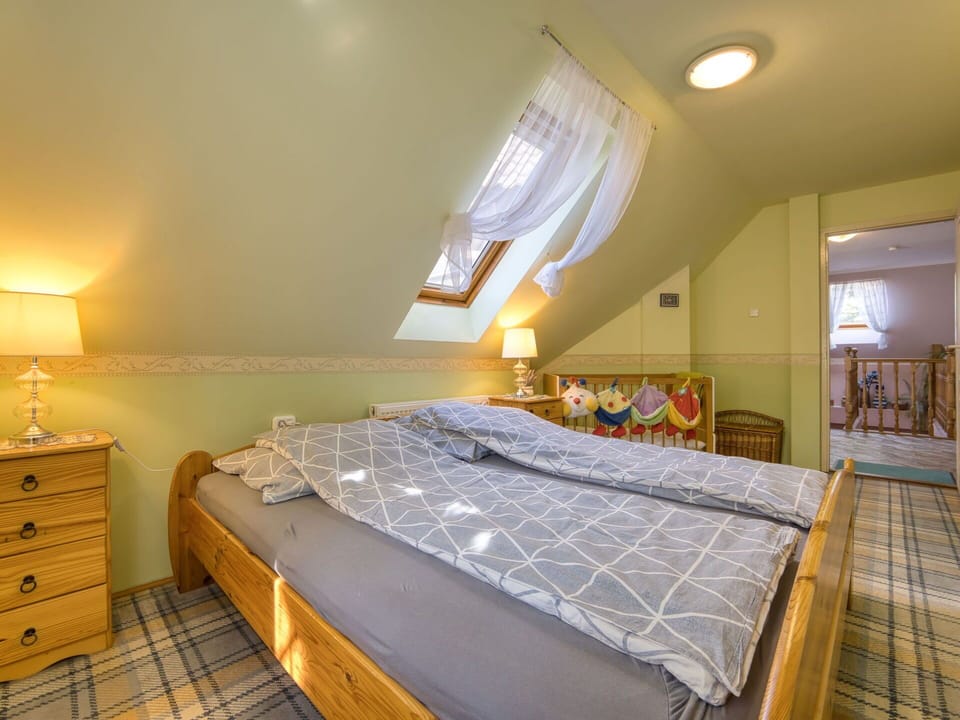 Furniture, Property, Cabinetry, Comfort, Wood, Interior Design, Lighting, Textile, Building