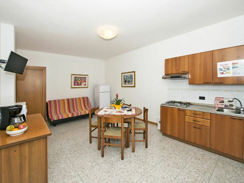 Table, Cabinetry, Building, Wood, Houseplant, Chair, Interior Design, Floor, Flooring, House