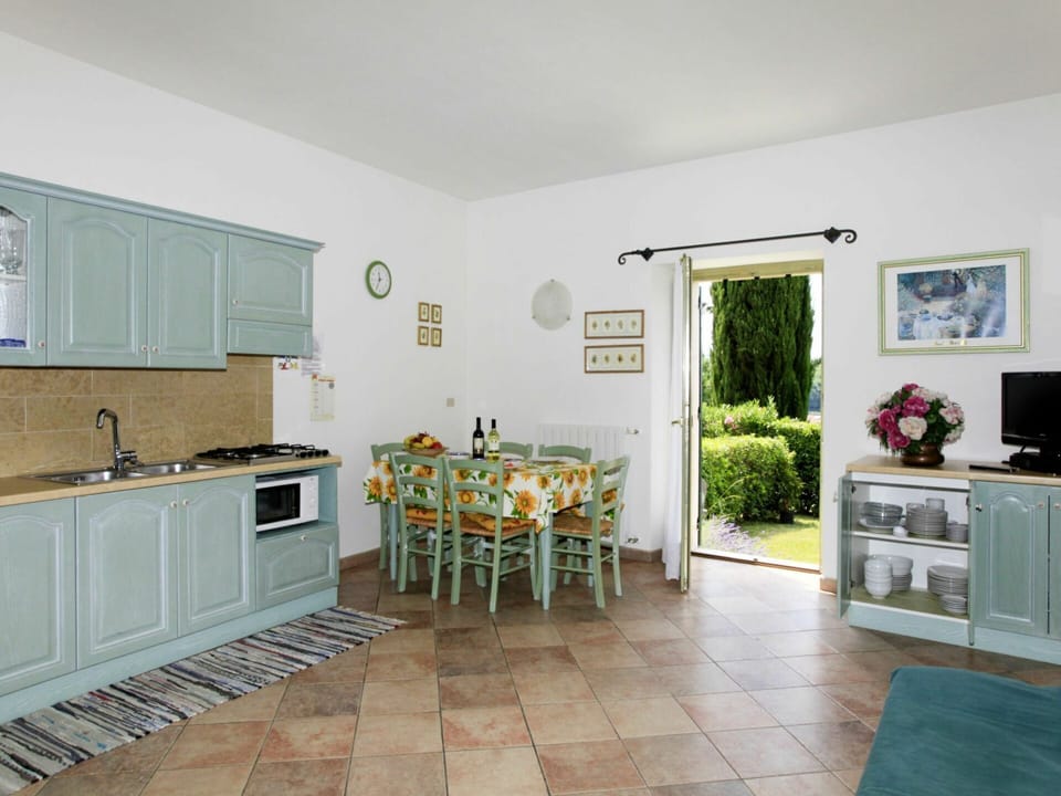 Property, Room, Furniture, Building, Floor, Kitchen, House, Interior Design, Yellow, Home
