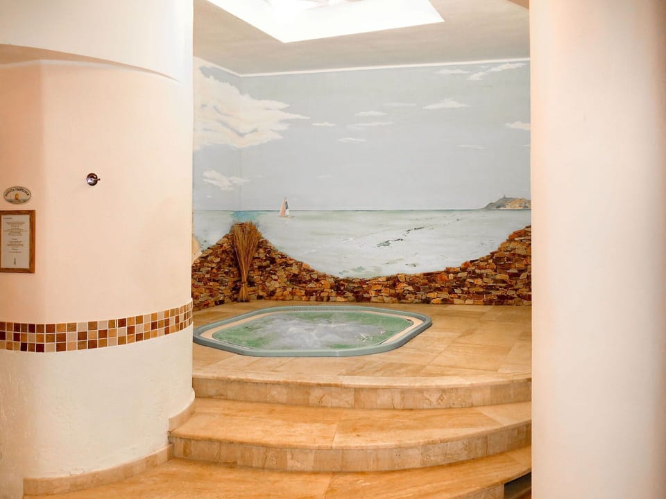 Wood, Water, Interior Design, Flooring, Art, Rectangle, Floor, Building, Landscape, Ceiling