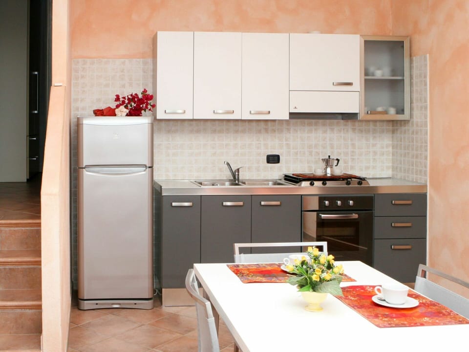 Room, Kitchen, Furniture, Countertop, Cabinetry, Property, Interior Design, Kitchen Stove, Major Appliance, Floor