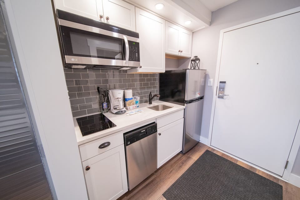 Updated kichtenette with FULL size fridge