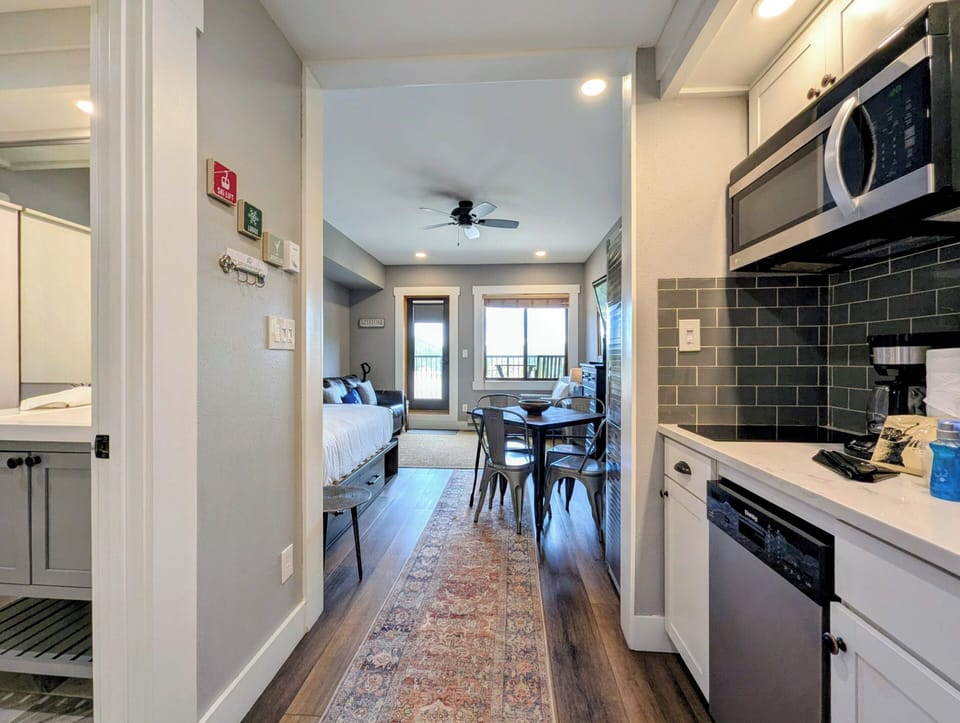 Inviting Large Studio