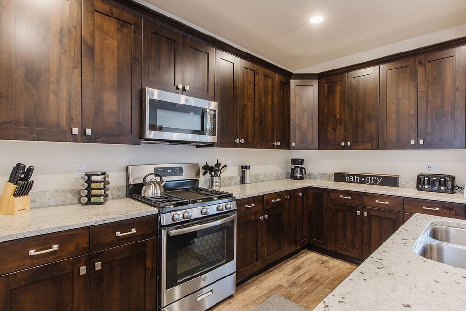Escondido 1097 Southern Utah Vacation Rentals-Kitchen