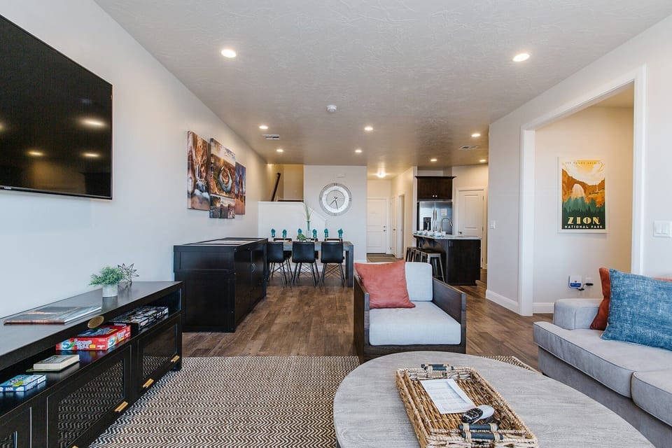 Escondido 1097 Southern Utah Vacation Rentals-Living room