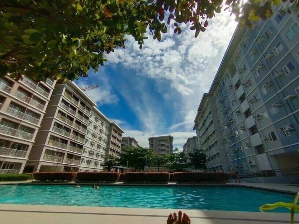 Adult pool