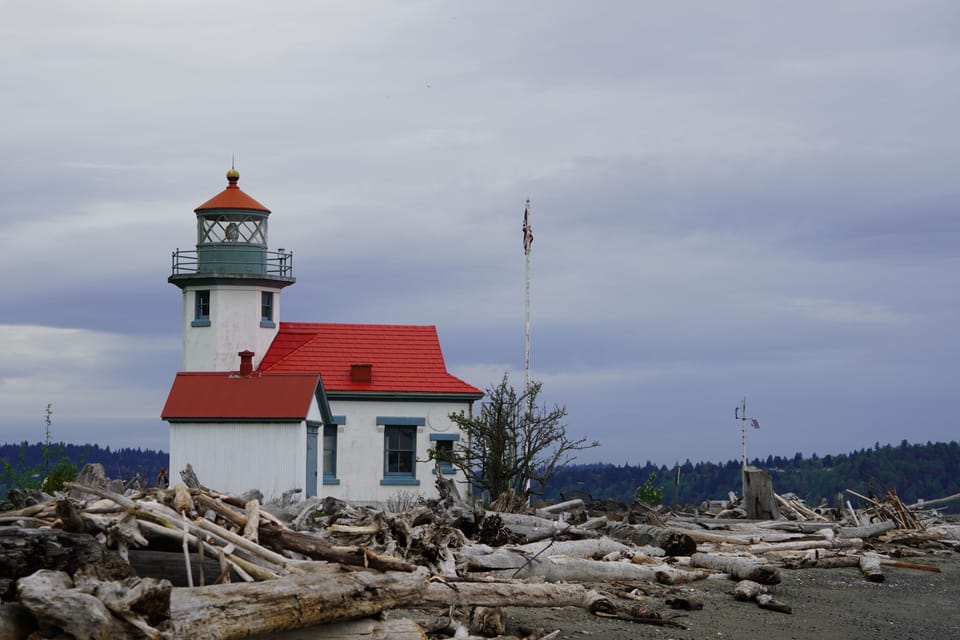 Pt. Robinson lighthouse:  about a 6 min. walk along the beach.