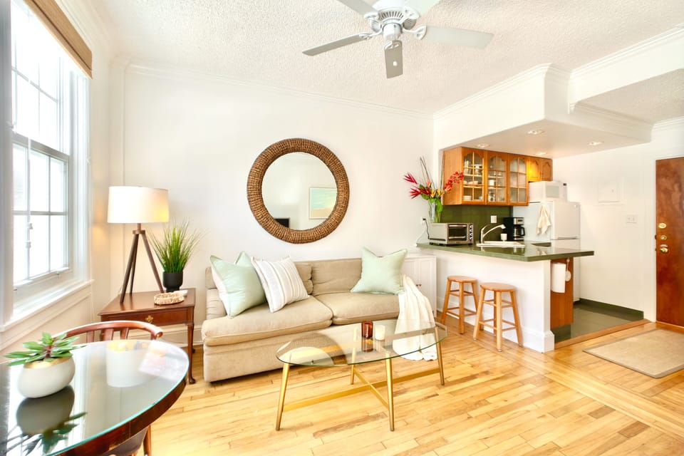 [OPEN LIVING ROOM & KITCHEN]: Livingroom is completely separate from bedroom
