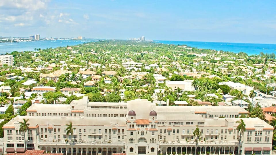 [PB HOTEL–AERIAL VIEW] Located just 1 block to beach, supermarket & restaurants!