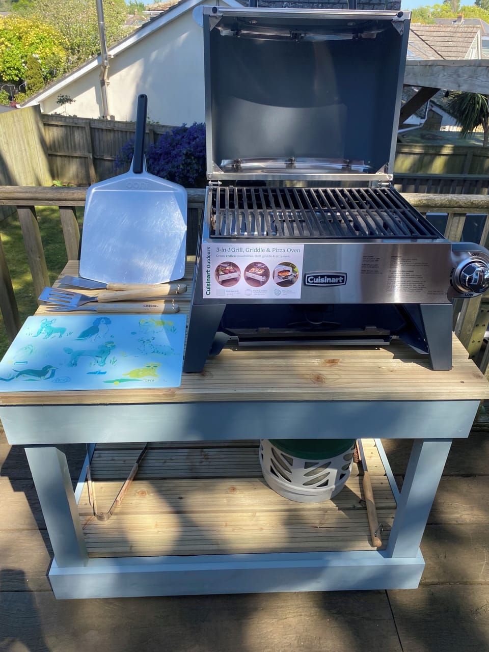 New for summer 2026: Outdoor kitchen BBQ, Griddle & Pizza Oven (May-Sep only)