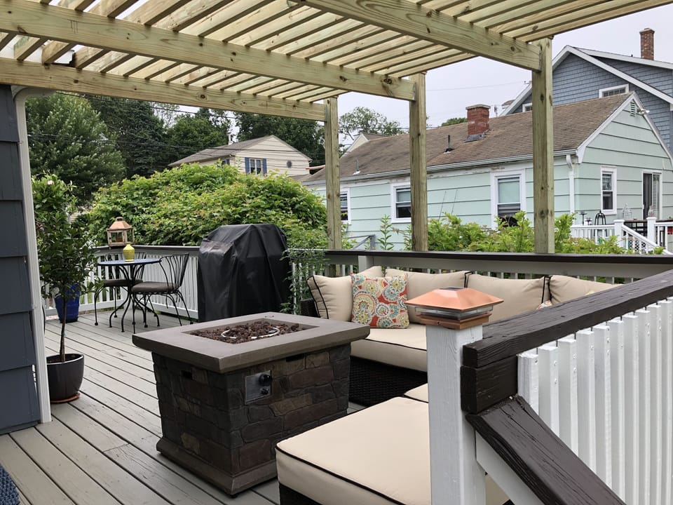 Sectional, Fire pit, bistro table