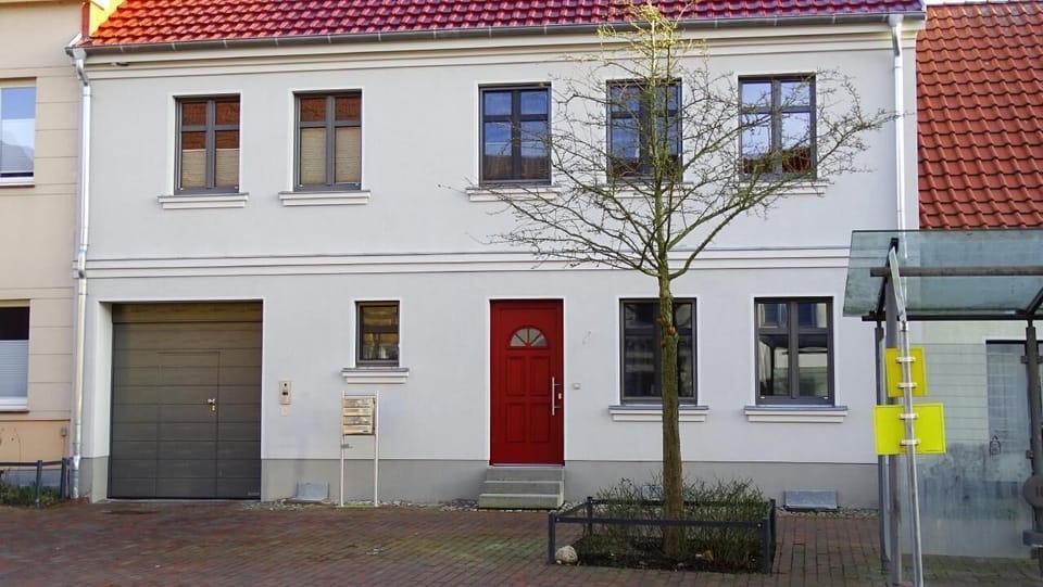 External view of the building. Picture 3