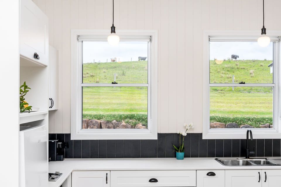 Kitchen with view of the cows - Iris, Forget Me Not Farm Cottages, Coopers Shoot